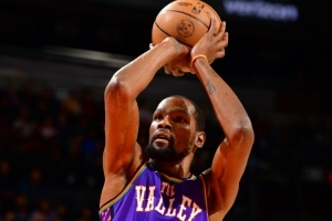 乐鱼体育下载-投射太稳了！杜兰特半场10中5&amp;三分2中2 独得16分2板4助1帽