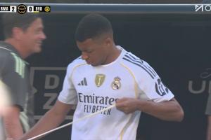 能不能进一个？皇马连换3人，姆巴佩第65分钟替补登场