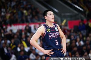 乐鱼体育app-违体+技犯遭驱逐！胡明轩11中7&amp;4记三分拿下22分4板3助 8次失误