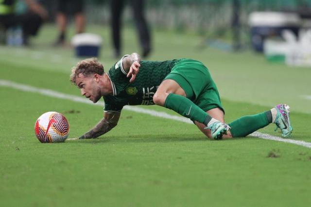 乐鱼体育-【中超】李磊头球于大宝破门 国安客场3比1战胜梅州